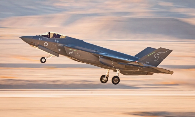 Israel Weighs Limited Strike on Iran’s Nuclear Facilities, Even Without U.S. Support