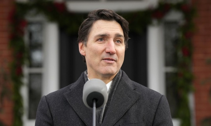 Canadian Prime Minister Announces Resignation