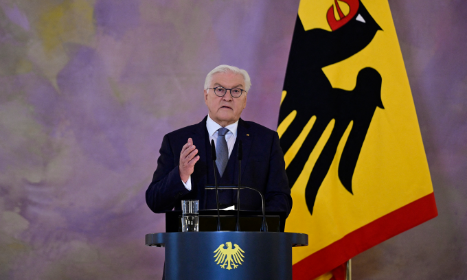 German President Dissolves Parliament, Sets Election Date