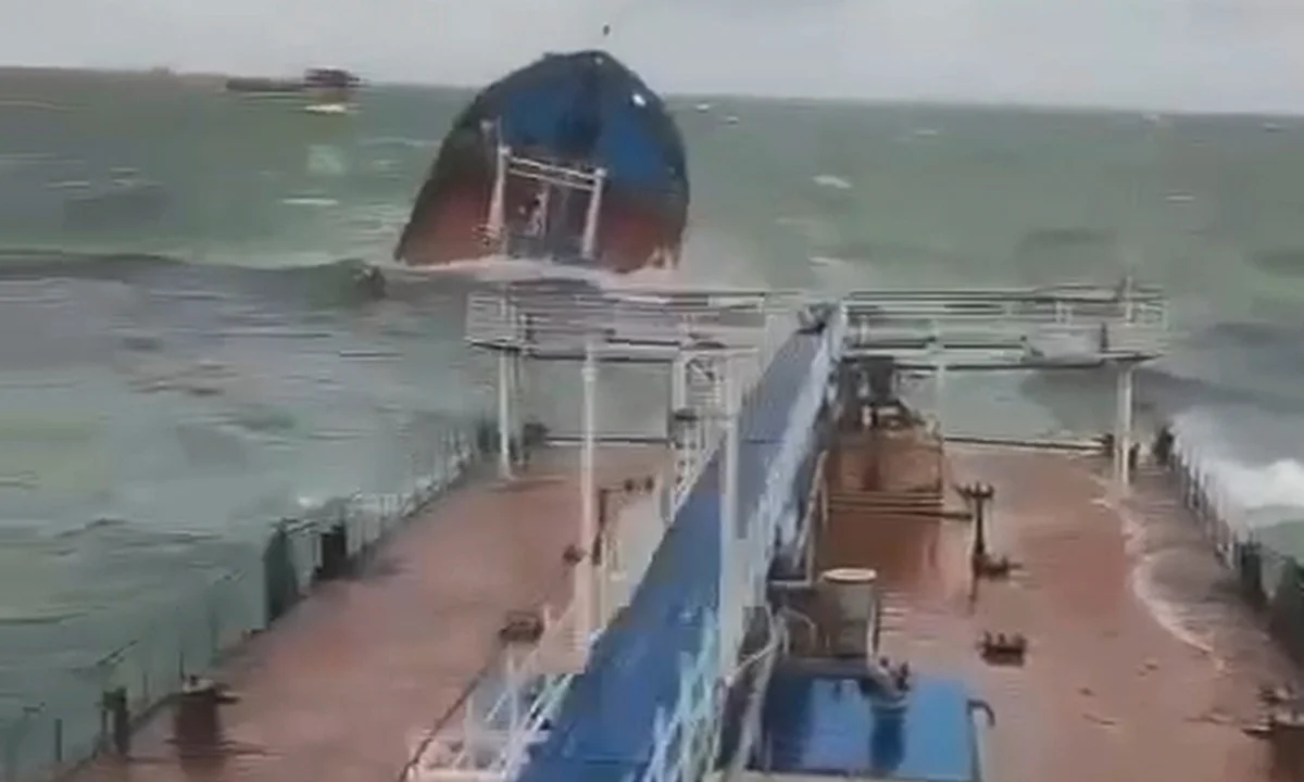 Russian Cargo Ships in Accident, Causing Oil Spill in the Black Sea